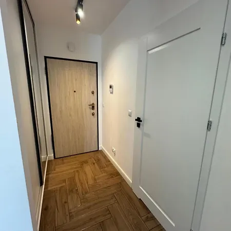 Kwiatkowskiego River Side View