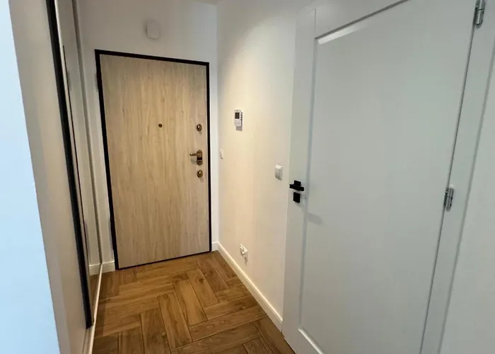 Kwiatkowskiego River Side View